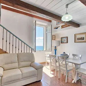 Bastioni Colombo Sea View Apartment